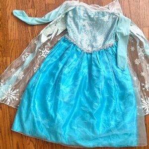 Elsa frozen dress from the Disney store 11/12